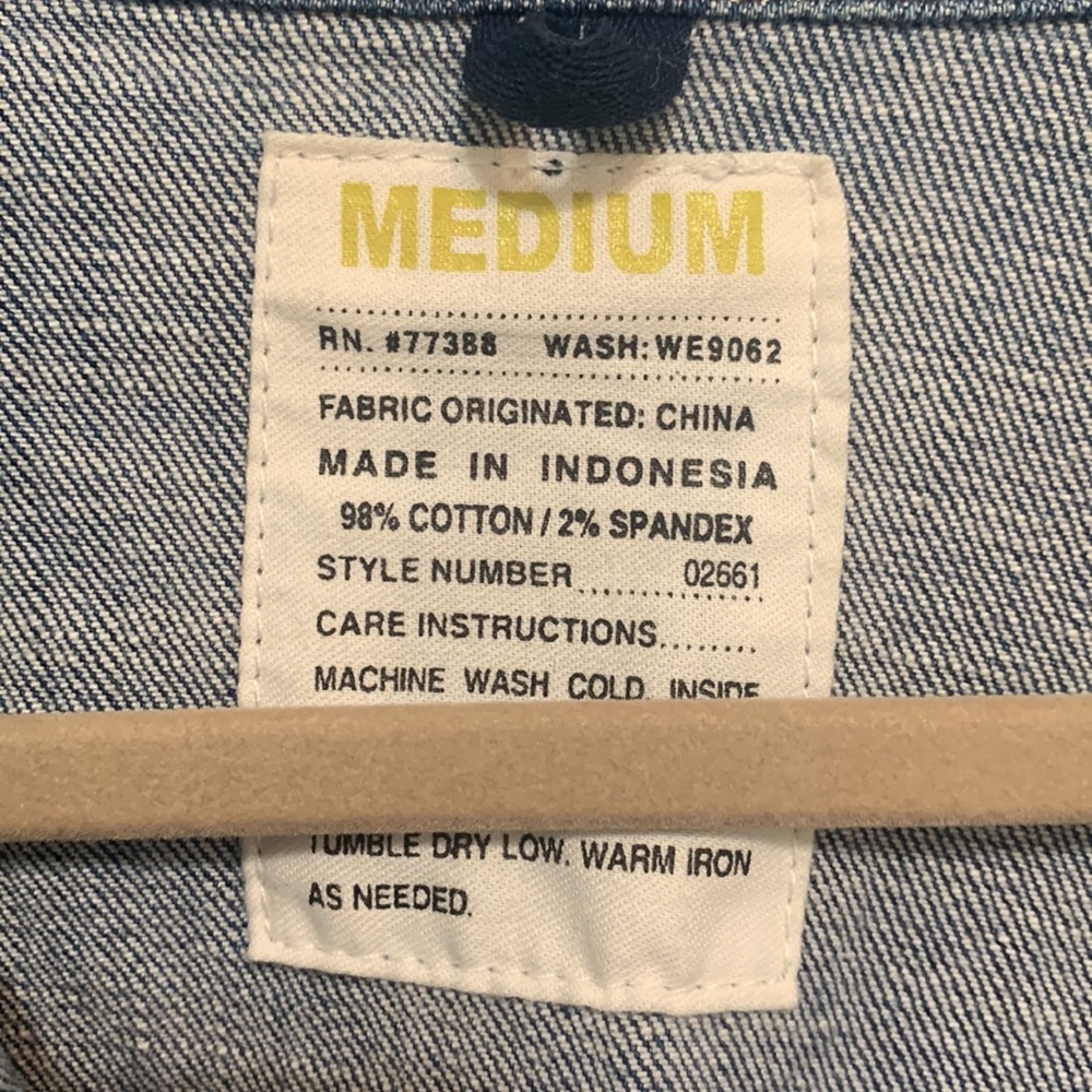 J Crew size Mediumstonewashed jean jacket M - Picture 2 of 4